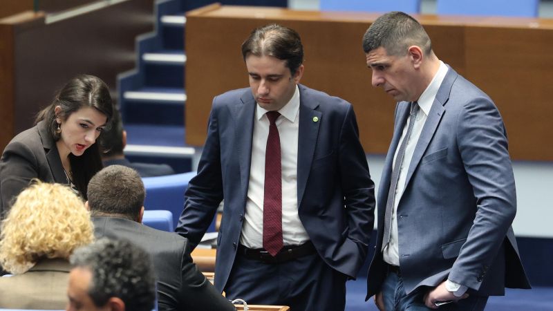 В парламента гласуваха да се отложи либерализацията на тока за бита