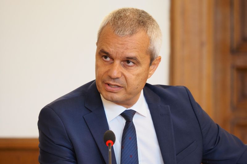Костадин Костадинов, Възраждане