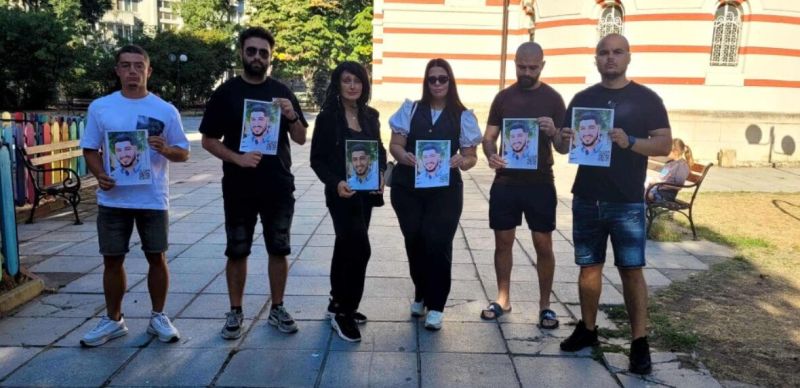Варненци излзиат на мирно шествие в памет на Александър Маринов, загинал при отнето предимство